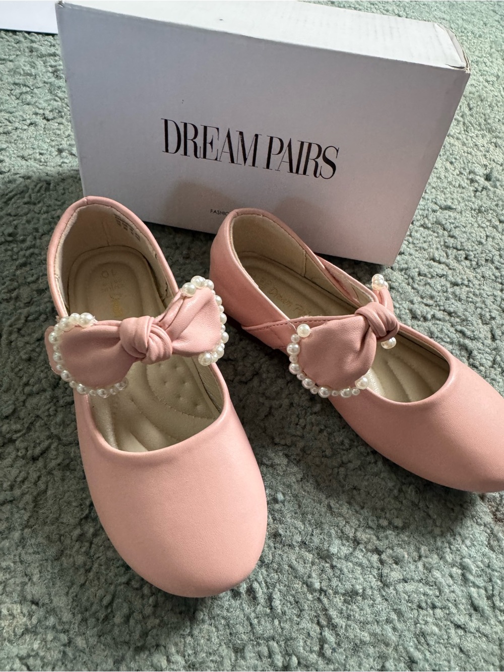 Dream Pairs Girls Pearl Bow Mary Janes in Blush Pink